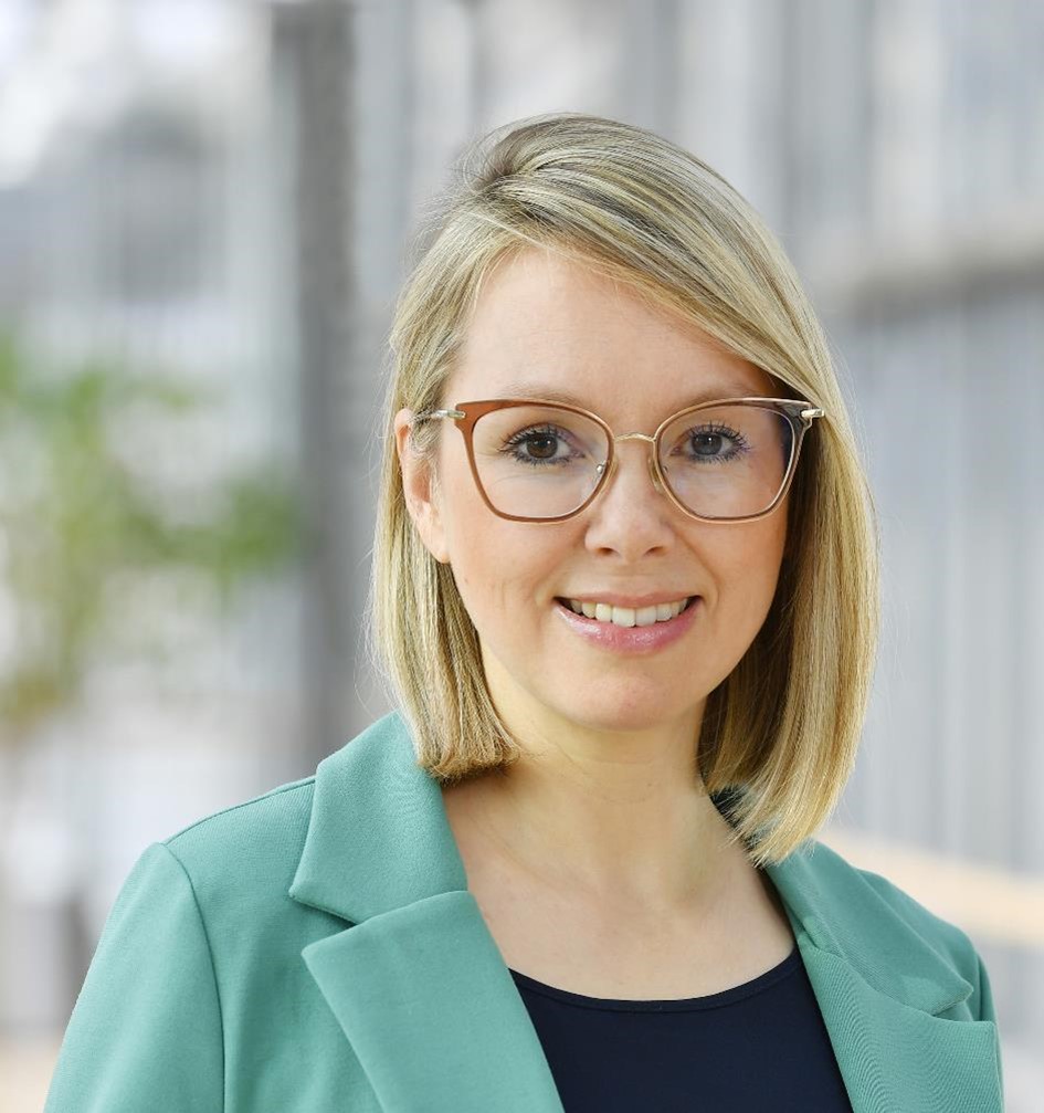 Ms Veronika Fleischmann