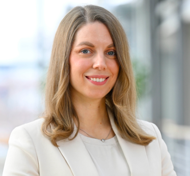 Frau Stefanie Hilbert