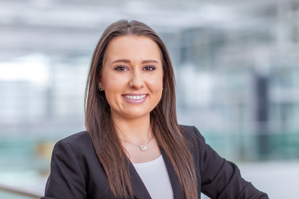 Frau Carina Rattenstetter