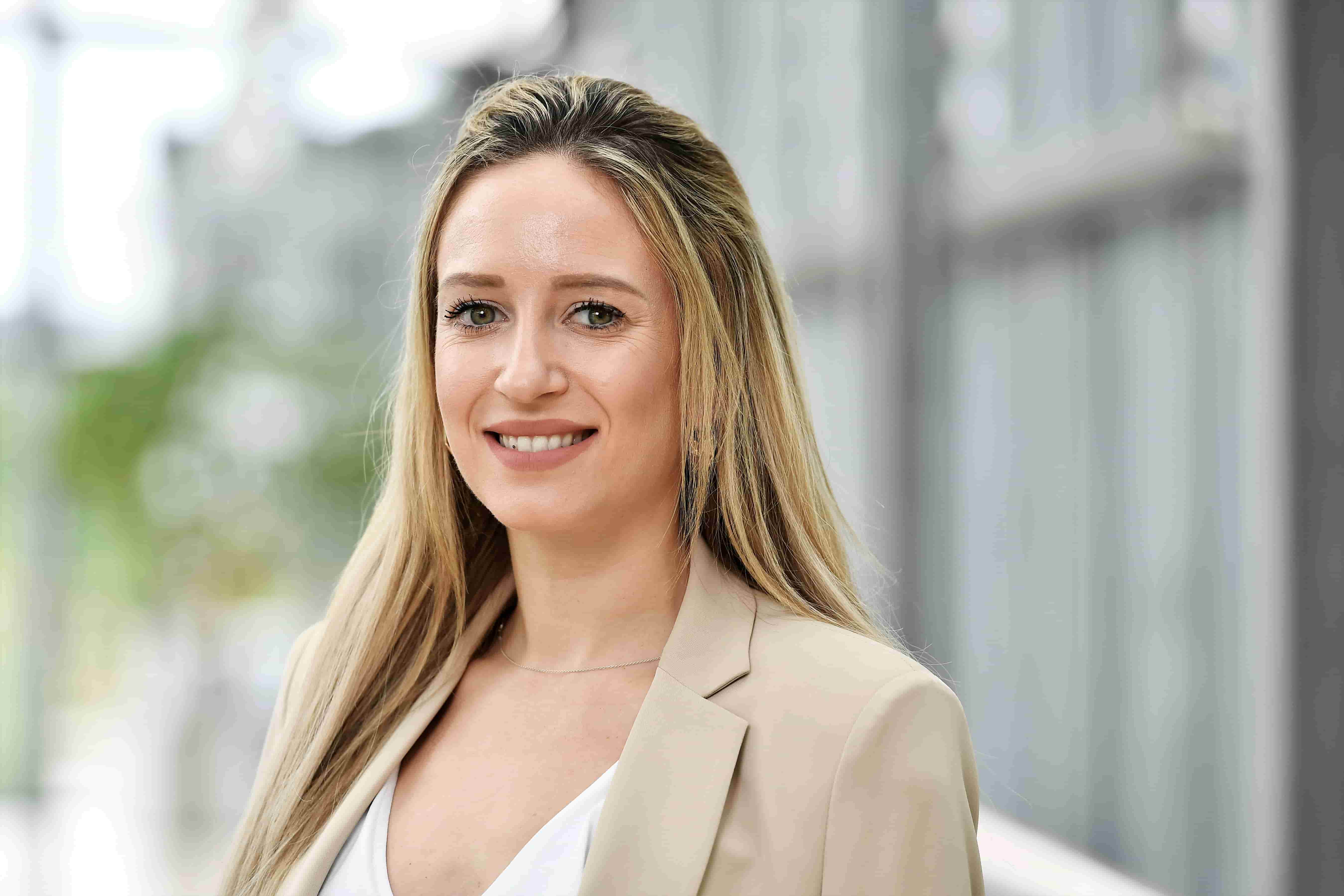 Frau Nicole Lämmermann