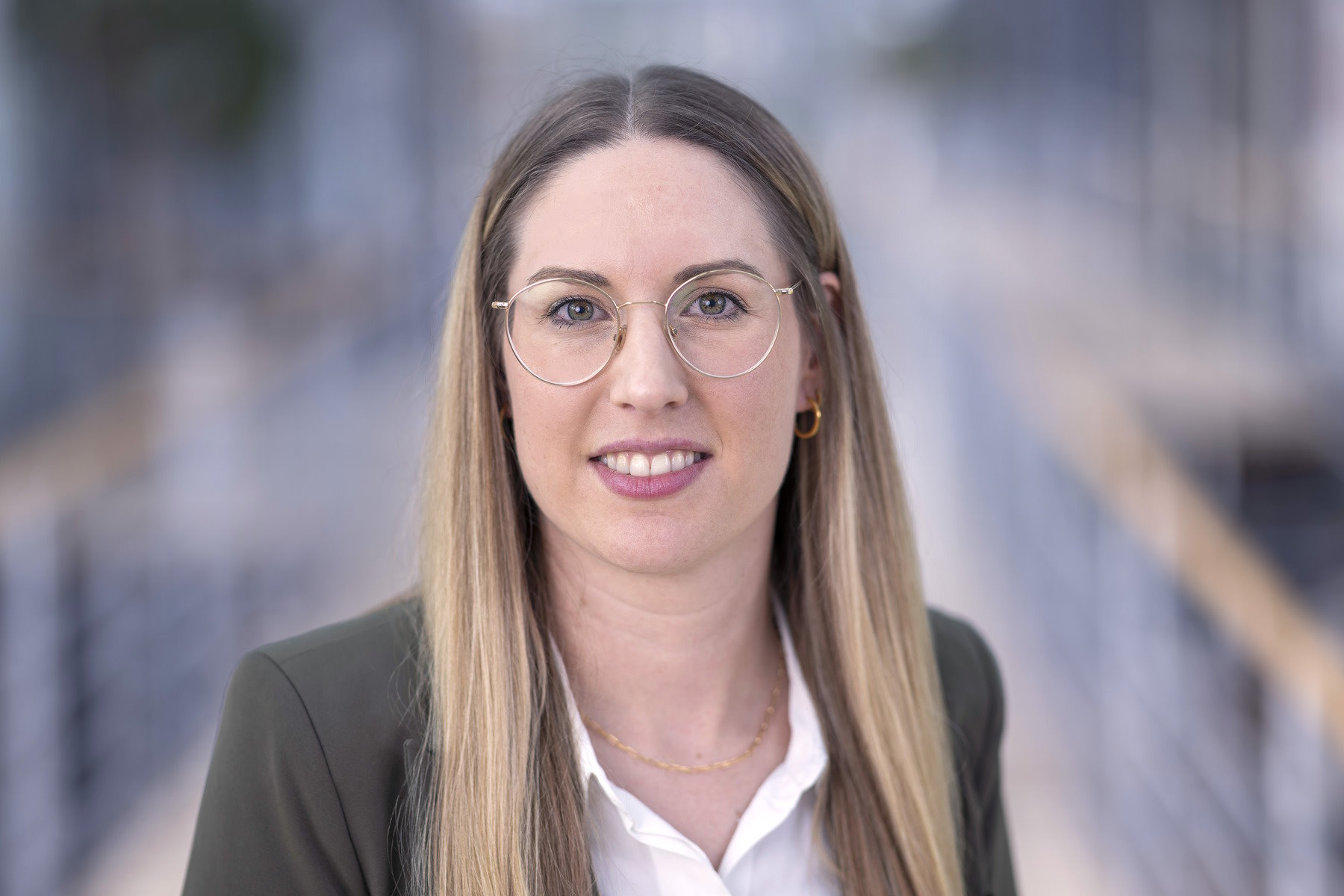 Frau Jennifer Tißen